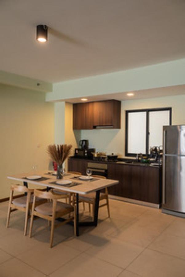 Deluxe Seaview Suite Twin Bed By The Only Bnb Tanjung Tokong Екстериор снимка